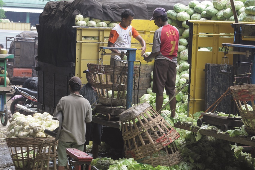 Food waste atau pangan terbuang merupakan makanan layak yang mengalami pembuangan.